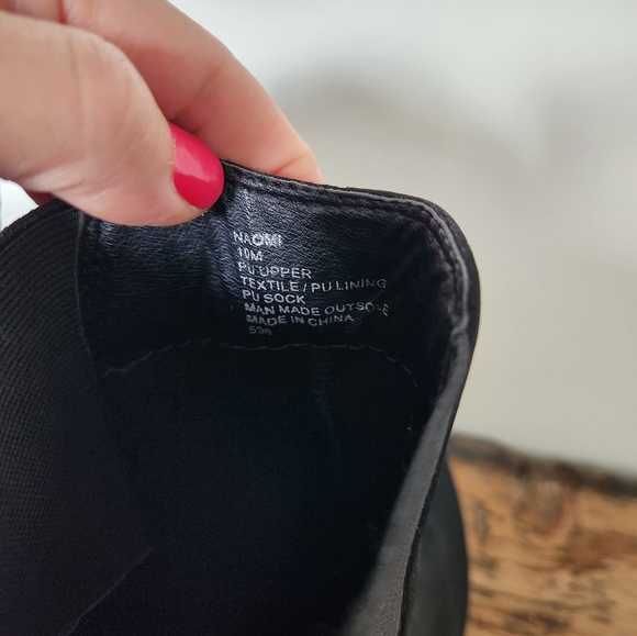 Steve Madden Naomi Velvety Ankle Boot with Block Heel - Picture 5 of 9